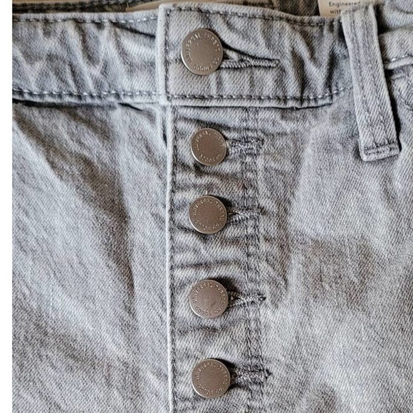 Universal Thread Grey Wash Vintage Midi Shorts Size 4 NWT - Picture 5 of 5